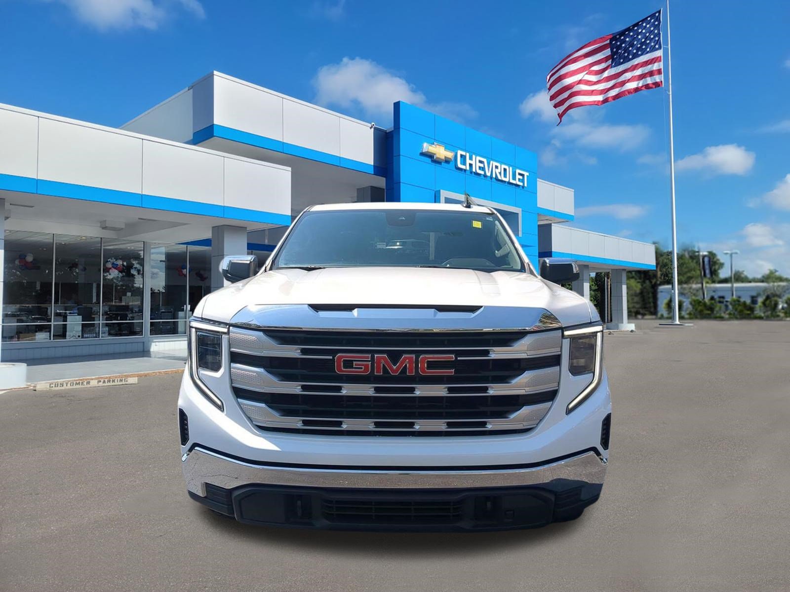 Used 2023 GMC Sierra 1500 SLE AWD/4WD image 3