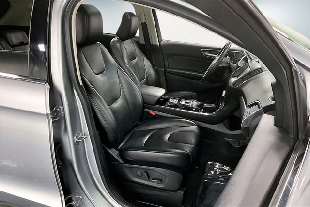 Used 2020 Ford Edge Titanium w/ Equipment Group 301A image 29