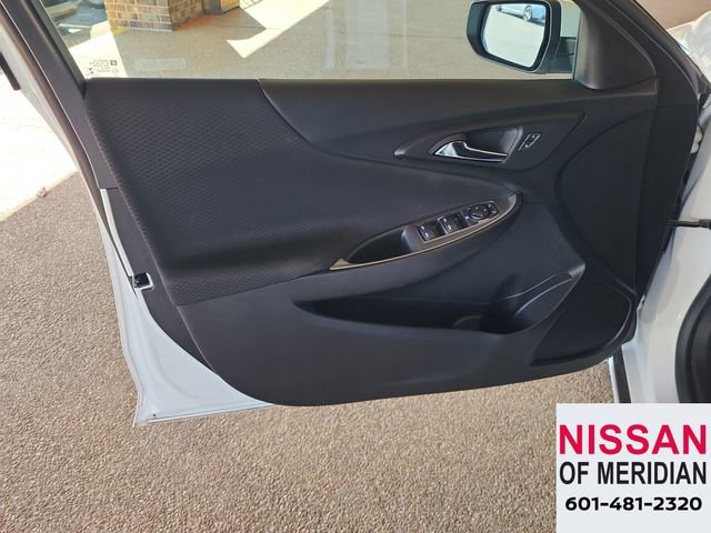 Used 2023 Chevrolet Malibu LT image 9