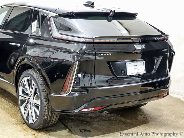 New 2025 Cadillac Lyriq Luxury w/ LPO, Floor Liner Package image 6