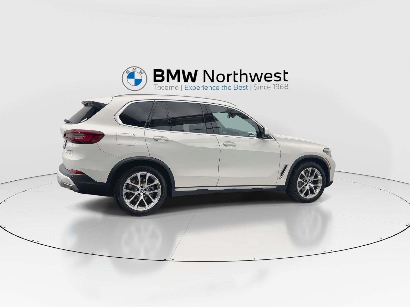 Used 2023 BMW X5 xDrive40i AWD/4WD image 4