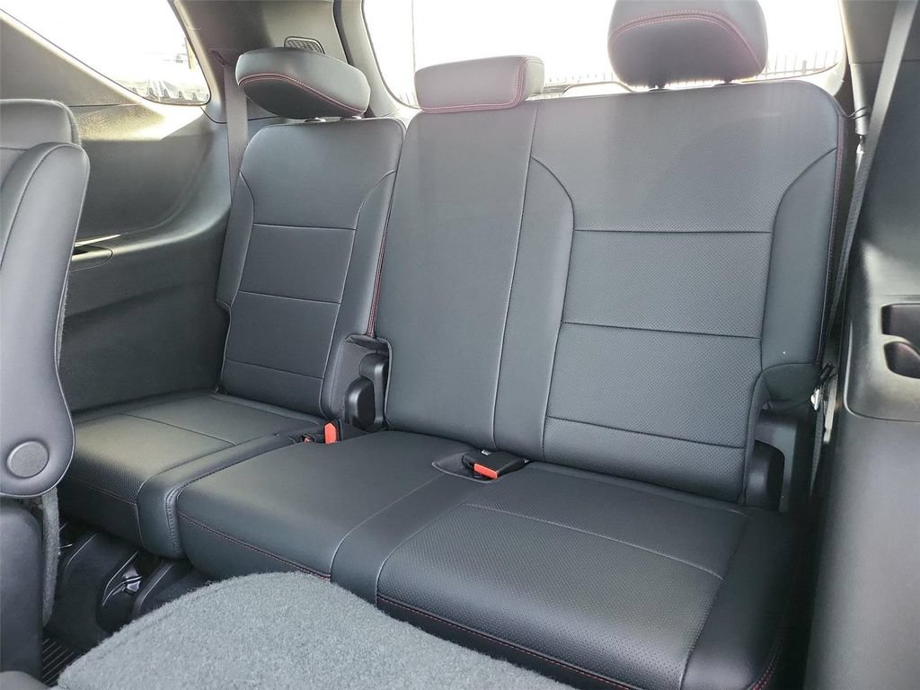Certified 2024 Chevrolet Traverse RS w/ LPO, Floor Liner Package FWD image 42