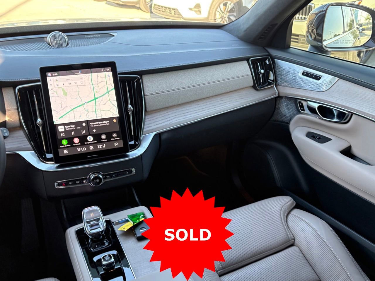 Certified 2025 Volvo XC90 T8 Ultra w/ Lounge Package image 15