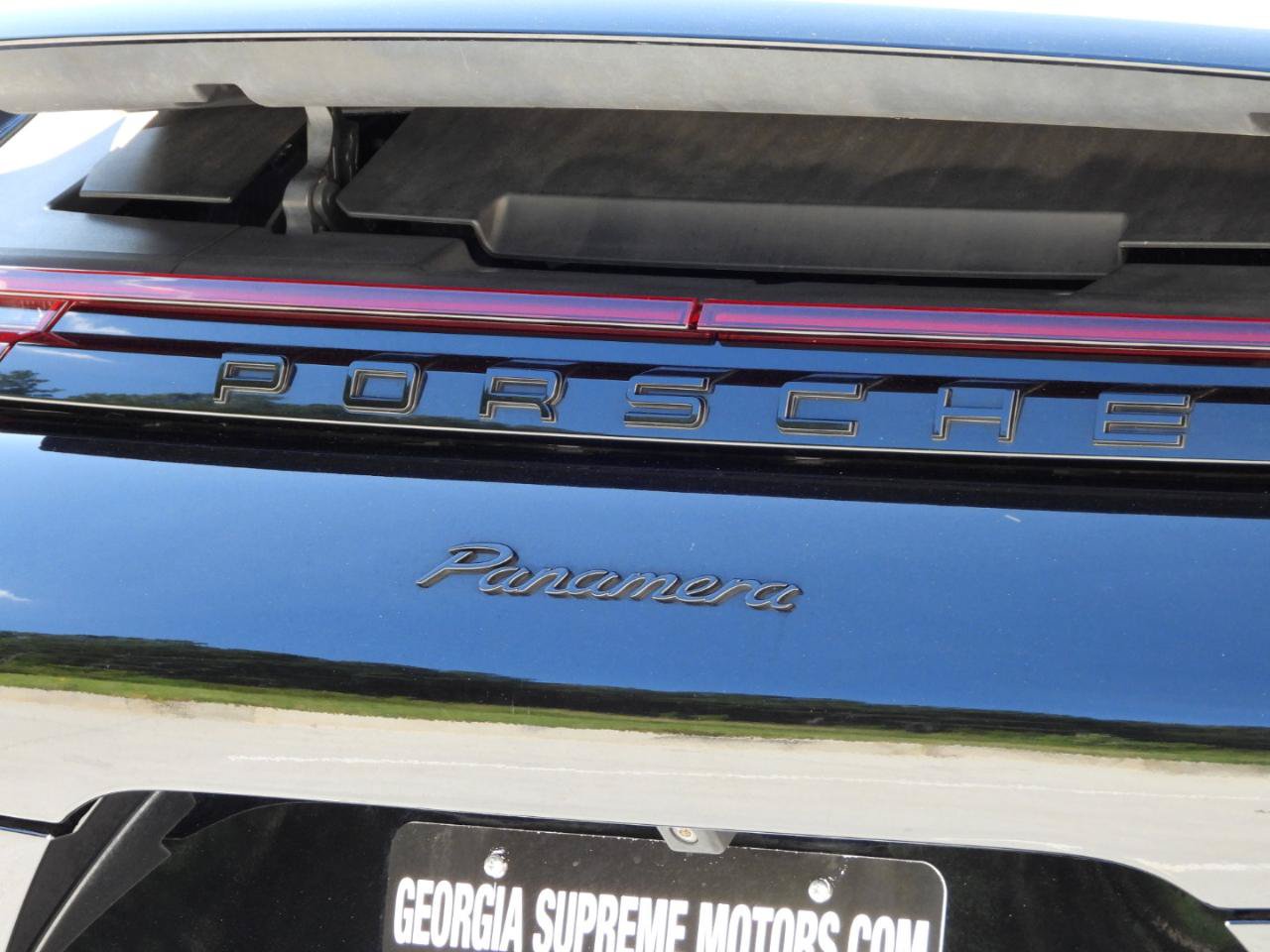 Used 2017 Porsche Panamera RWD image 19