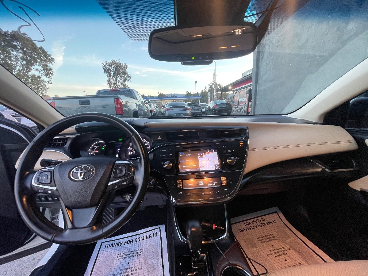 Used 2018 Toyota Avalon Limited FWD image 10