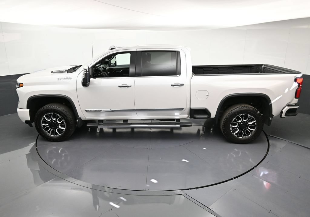 Certified 2025 Chevrolet Silverado 3500 High Country w/ High Country Premium Package AWD/4WD image 16