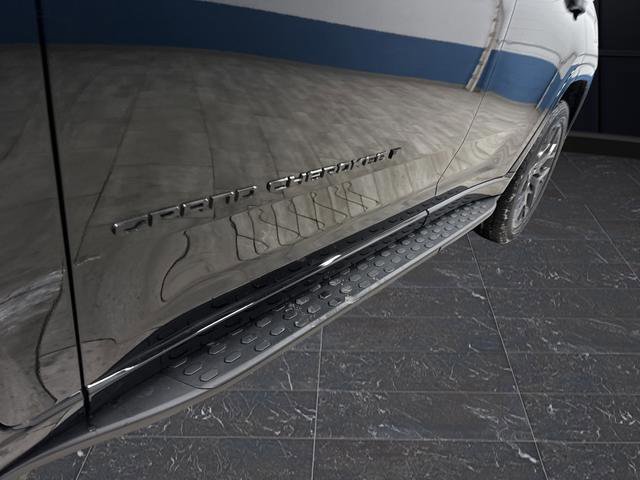 Used 2025 Jeep Grand Cherokee Summit w/ Obsidian Package image 38