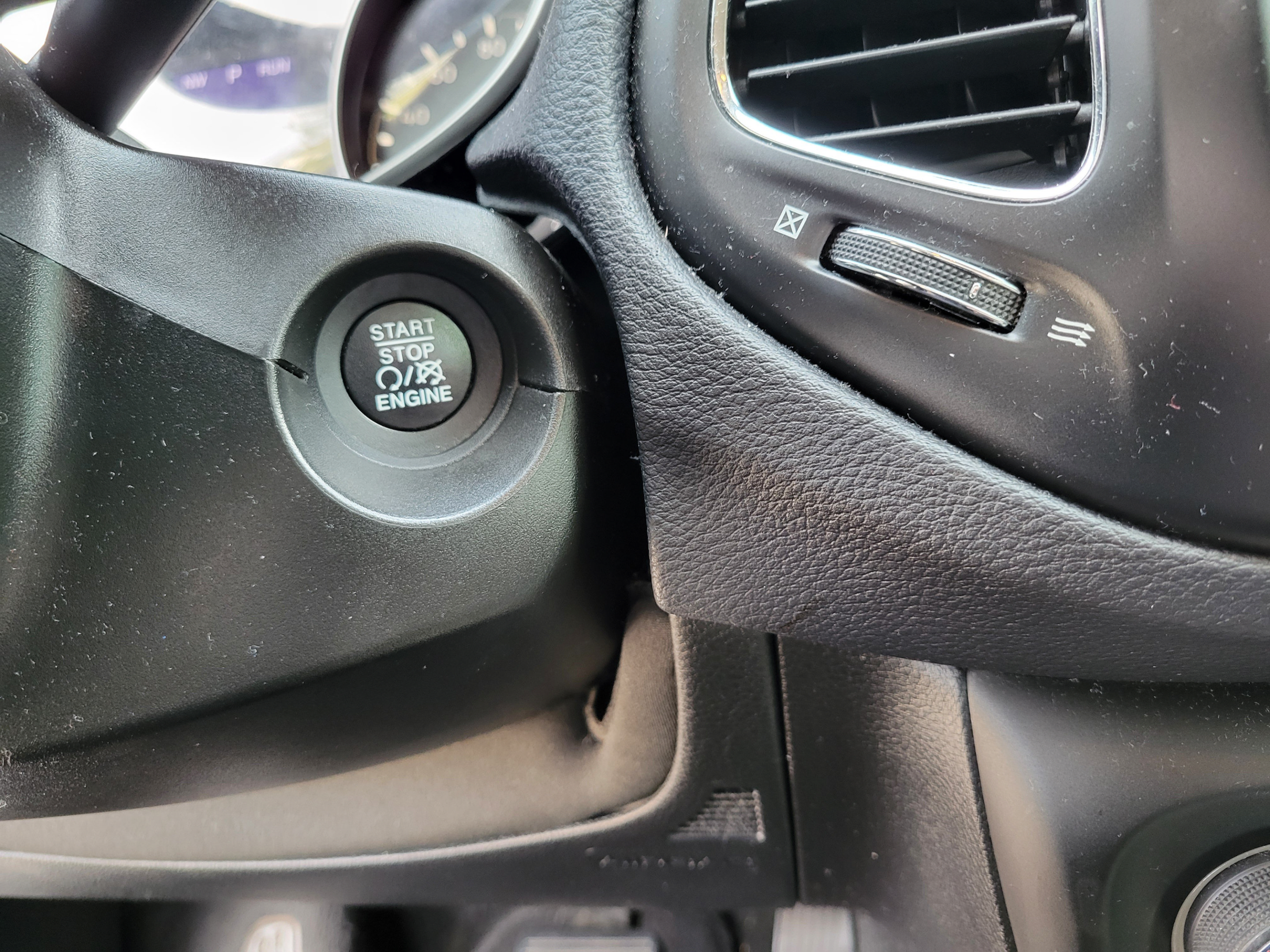 Used 2019 Jeep Compass Latitude FWD image 24