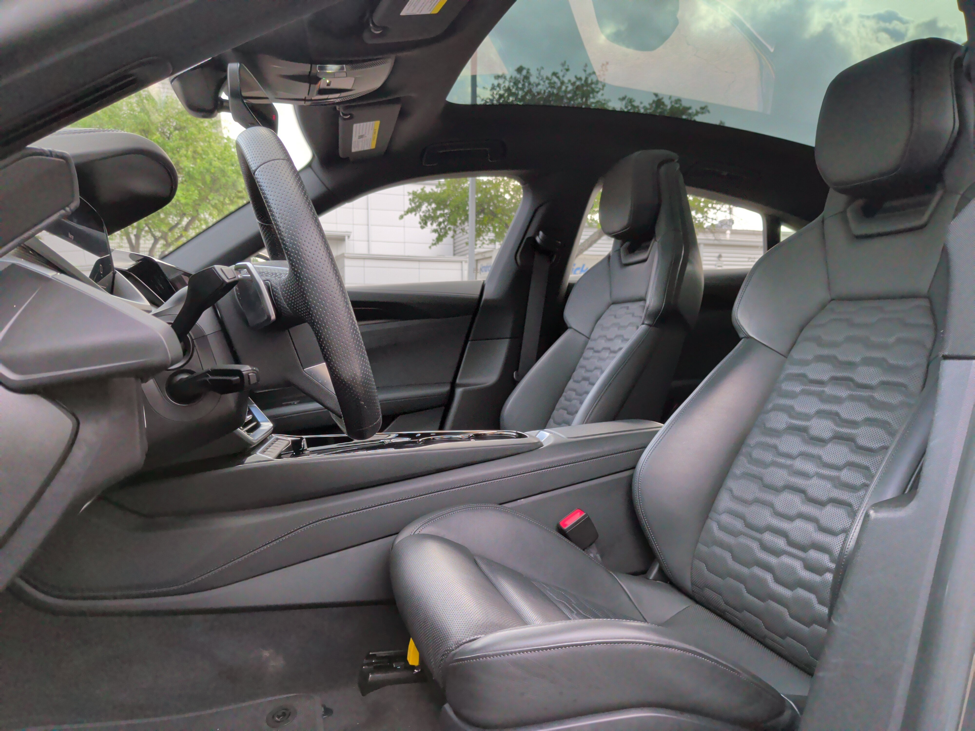 Certified 2022 Audi e-tron GT Prestige w/ Prestige Package AWD/4WD image 16