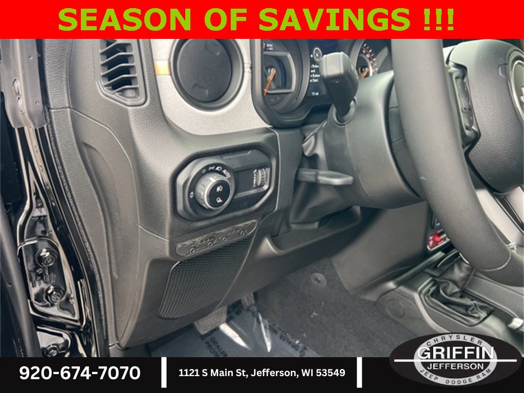 New 2025 Jeep Gladiator Sport image 15