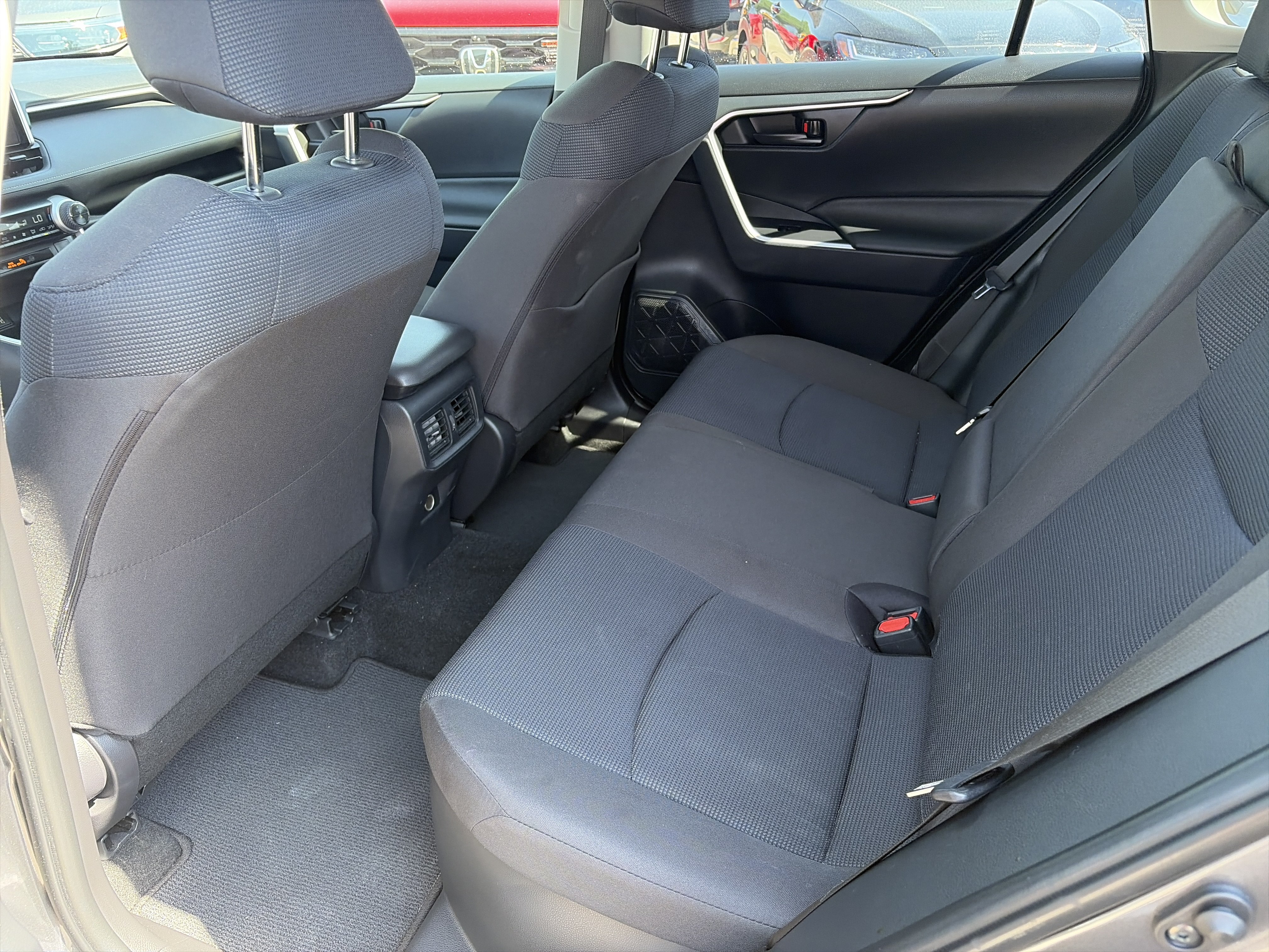 Used 2025 Toyota RAV4 LE AWD/4WD image 18