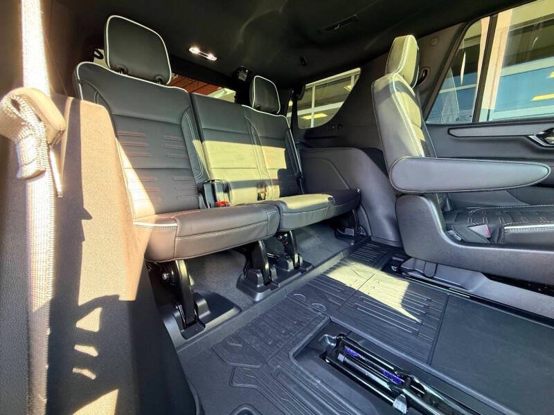 Used 2025 GMC Yukon AT4 Ultimate w/ LPO, Floor Liner Package AWD/4WD image 44