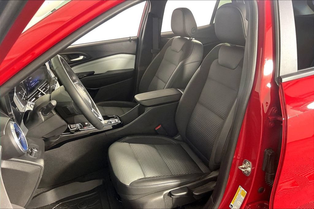 Used 2026 Chevrolet Trax LT w/ Driver Confidence Package FWD image 34