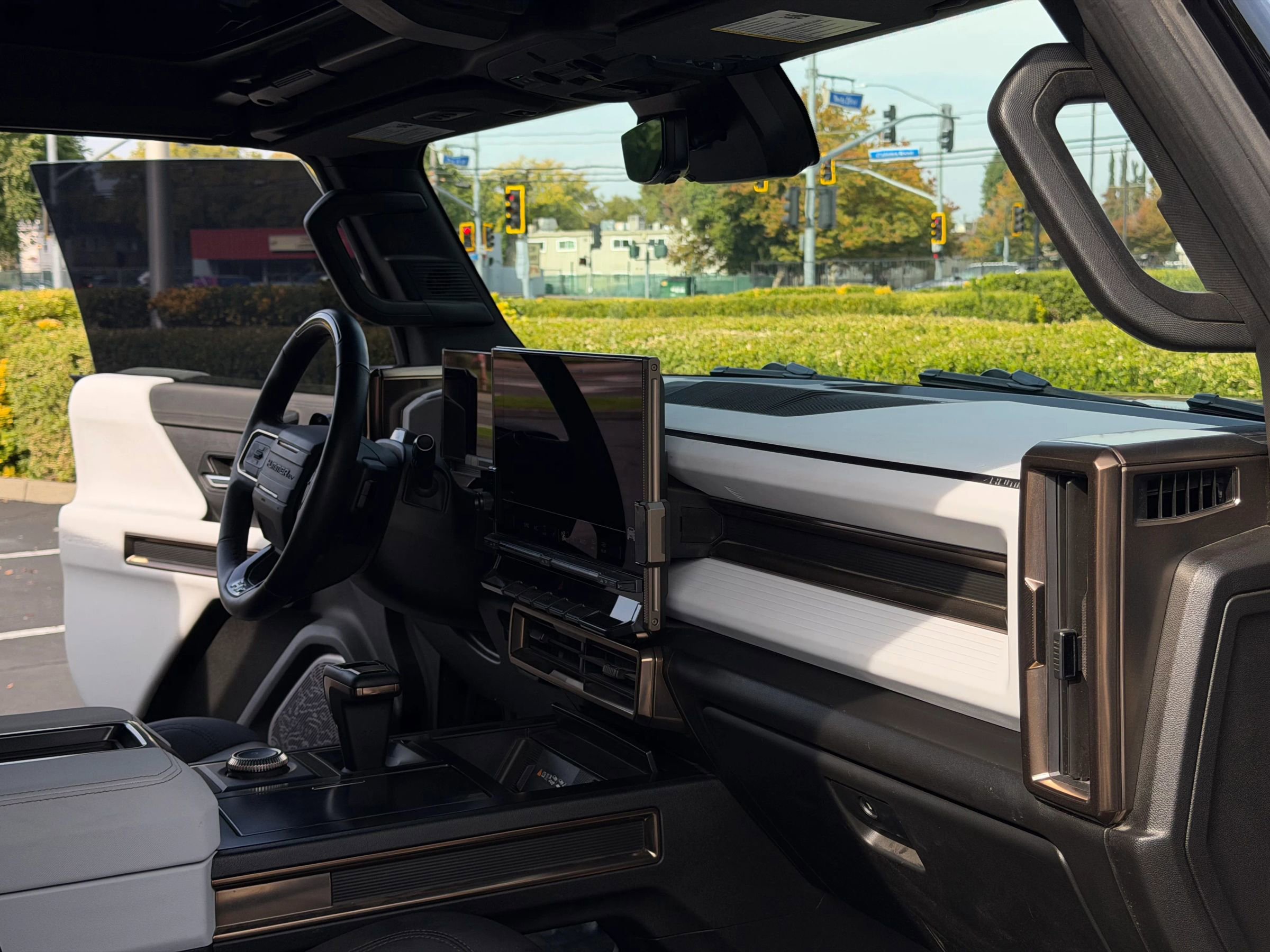 Used 2024 GMC Hummer EV 2X image 16