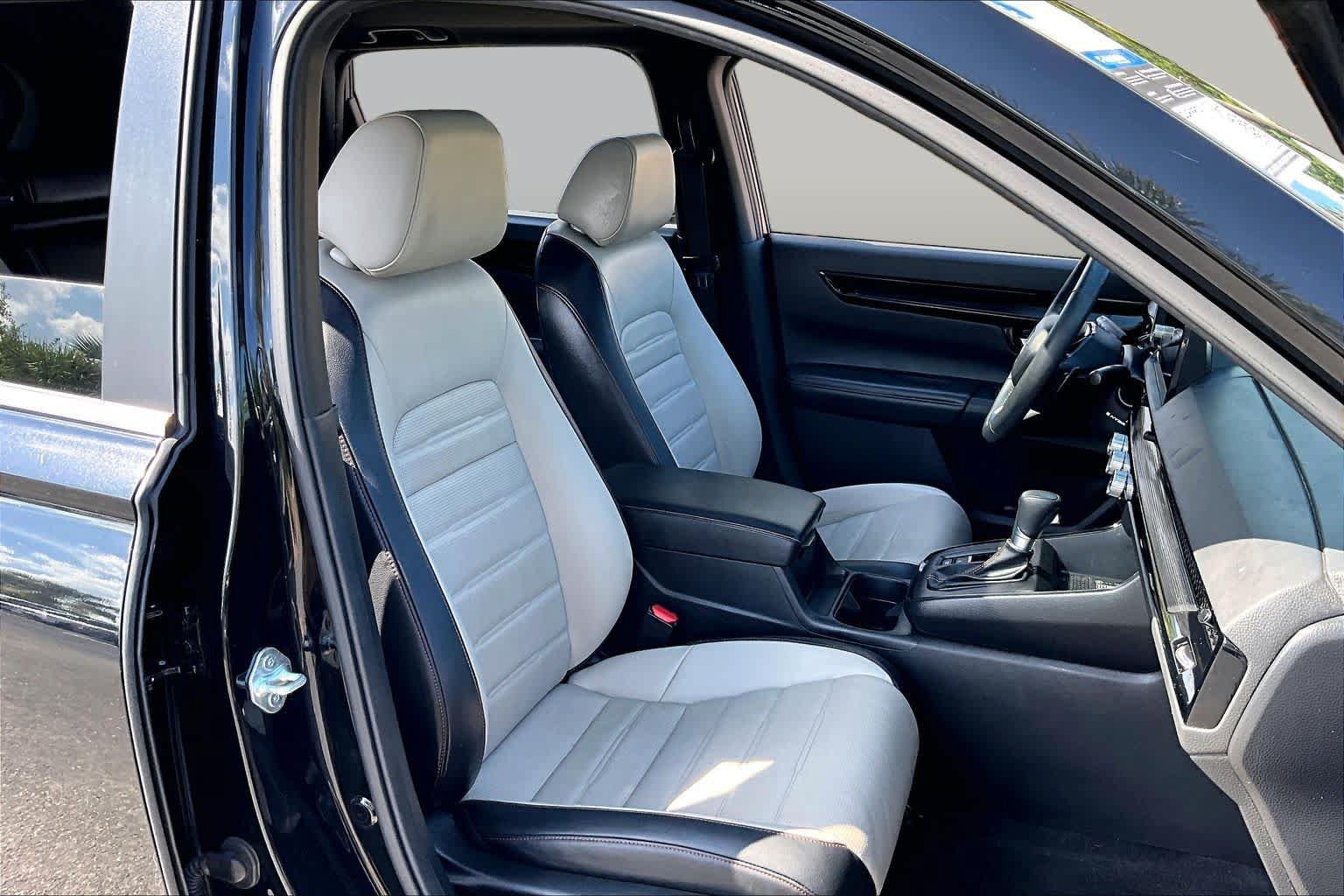 Used 2025 Honda CR-V Sport Touring image 9