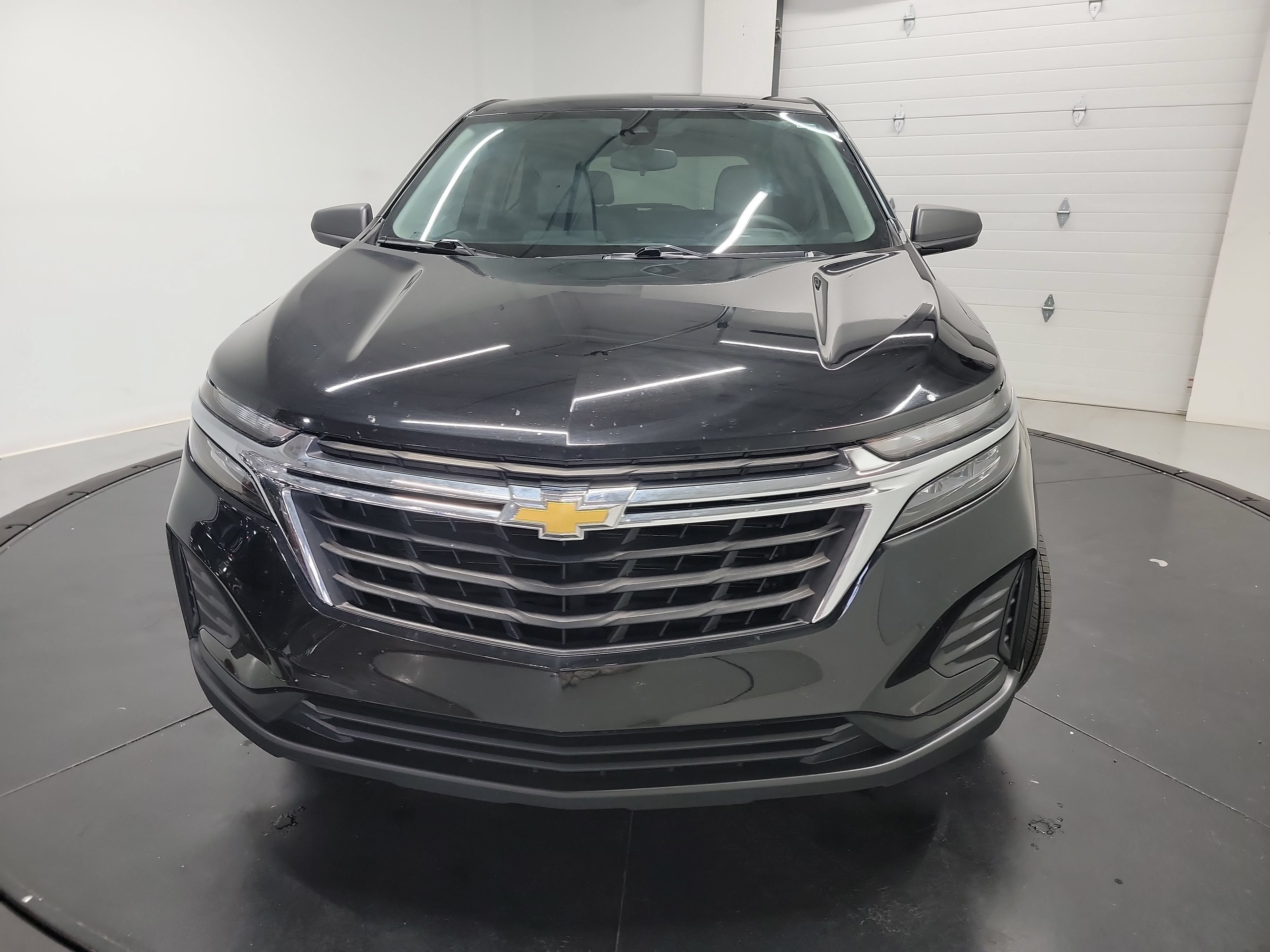 Used 2024 Chevrolet Equinox LS FWD image 2