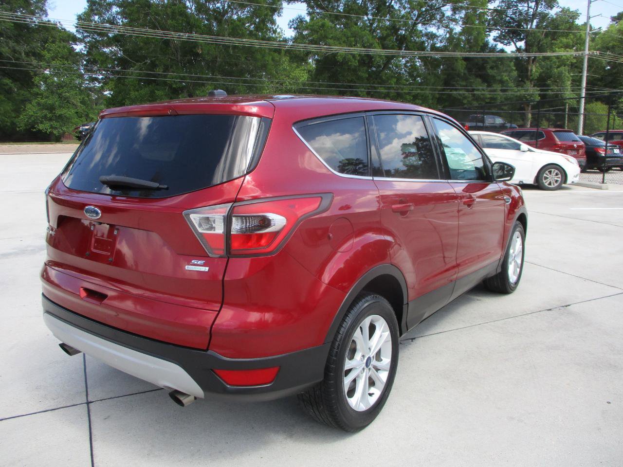 Used 2017 Ford Escape SE FWD image 29