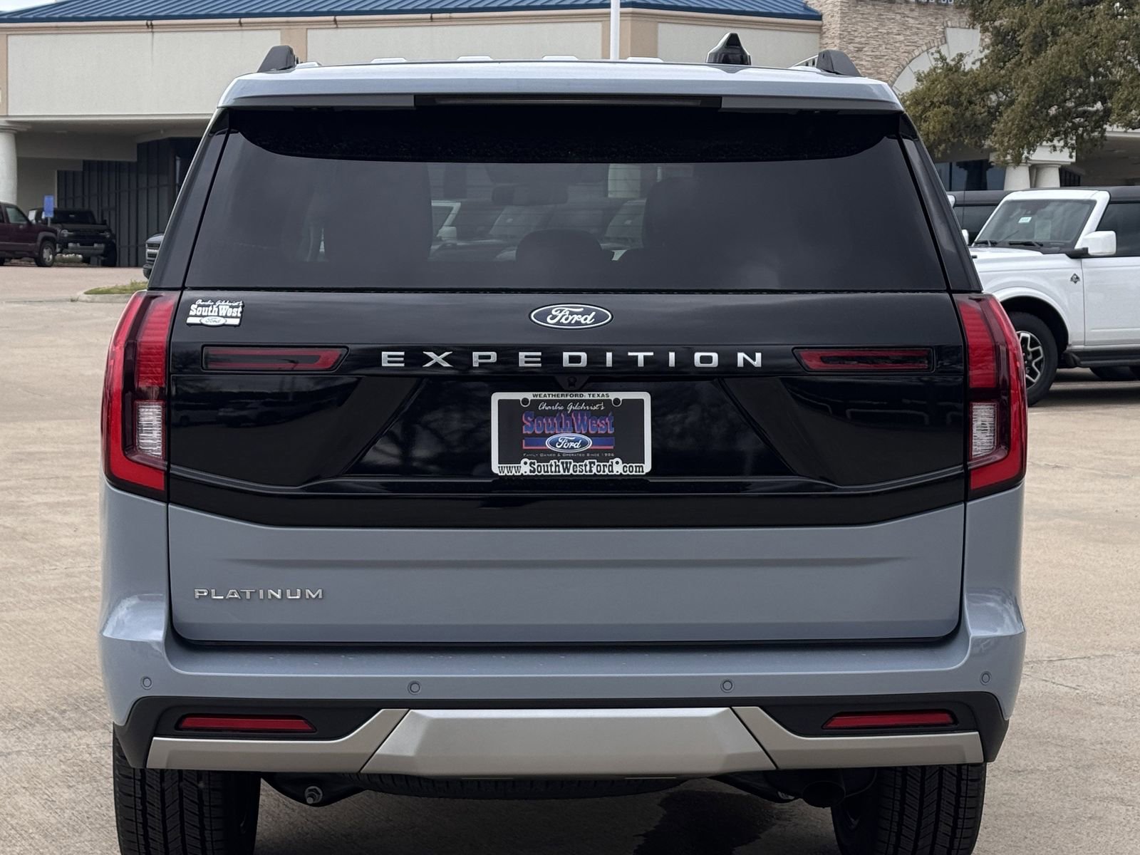 New 2026 Ford Expedition Platinum image 5