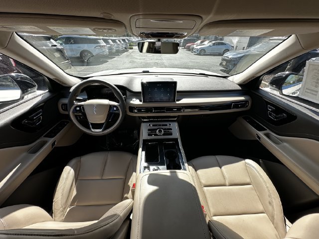Certified 2024 Lincoln Aviator AWD w/ Elements Package image 16