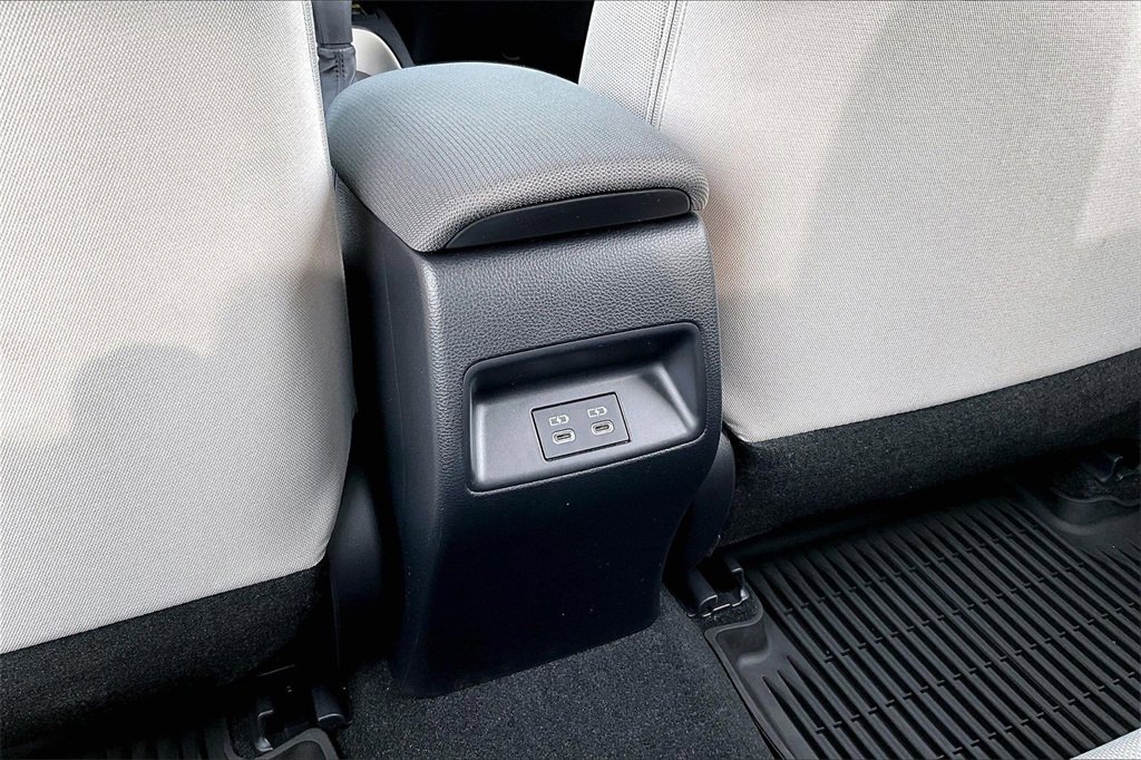 Used 2025 Toyota Corolla LE w/ LE Premium Package image 10