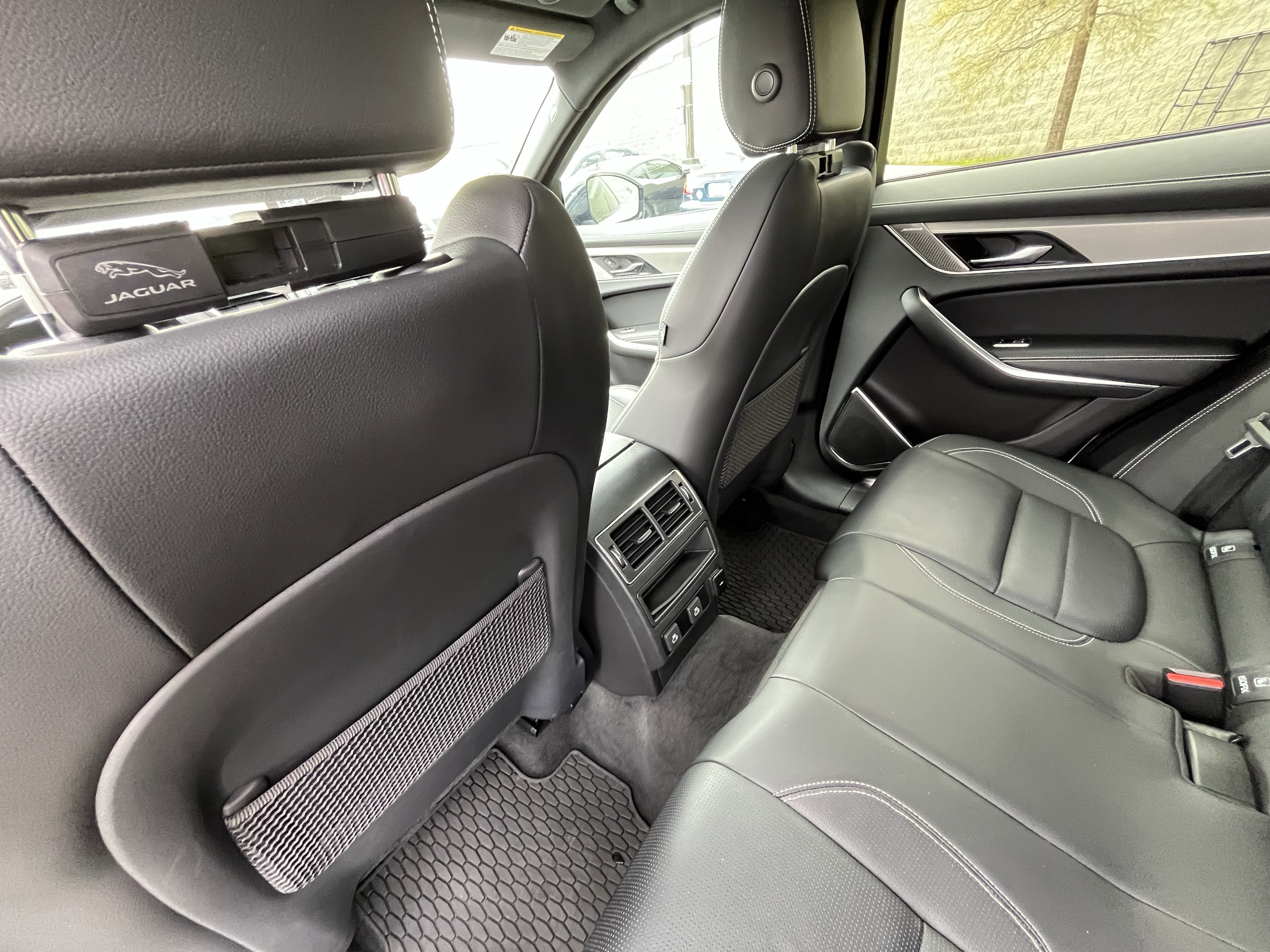 Certified 2025 Jaguar F-PACE R-Dynamic S AWD/4WD image 32