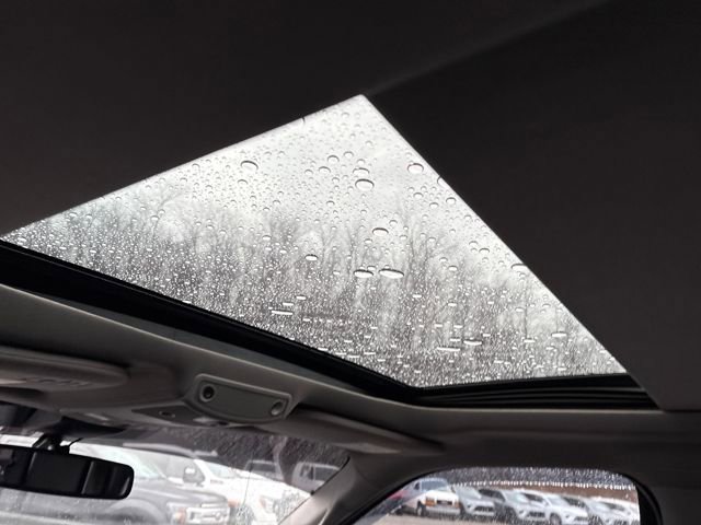 Used 2018 Ford F150 Lariat w/ Equipment Group 502A Luxury image 12