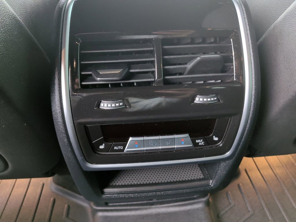 Used 2022 BMW X5 xDrive45e w/ M Sport Package AWD/4WD image 17