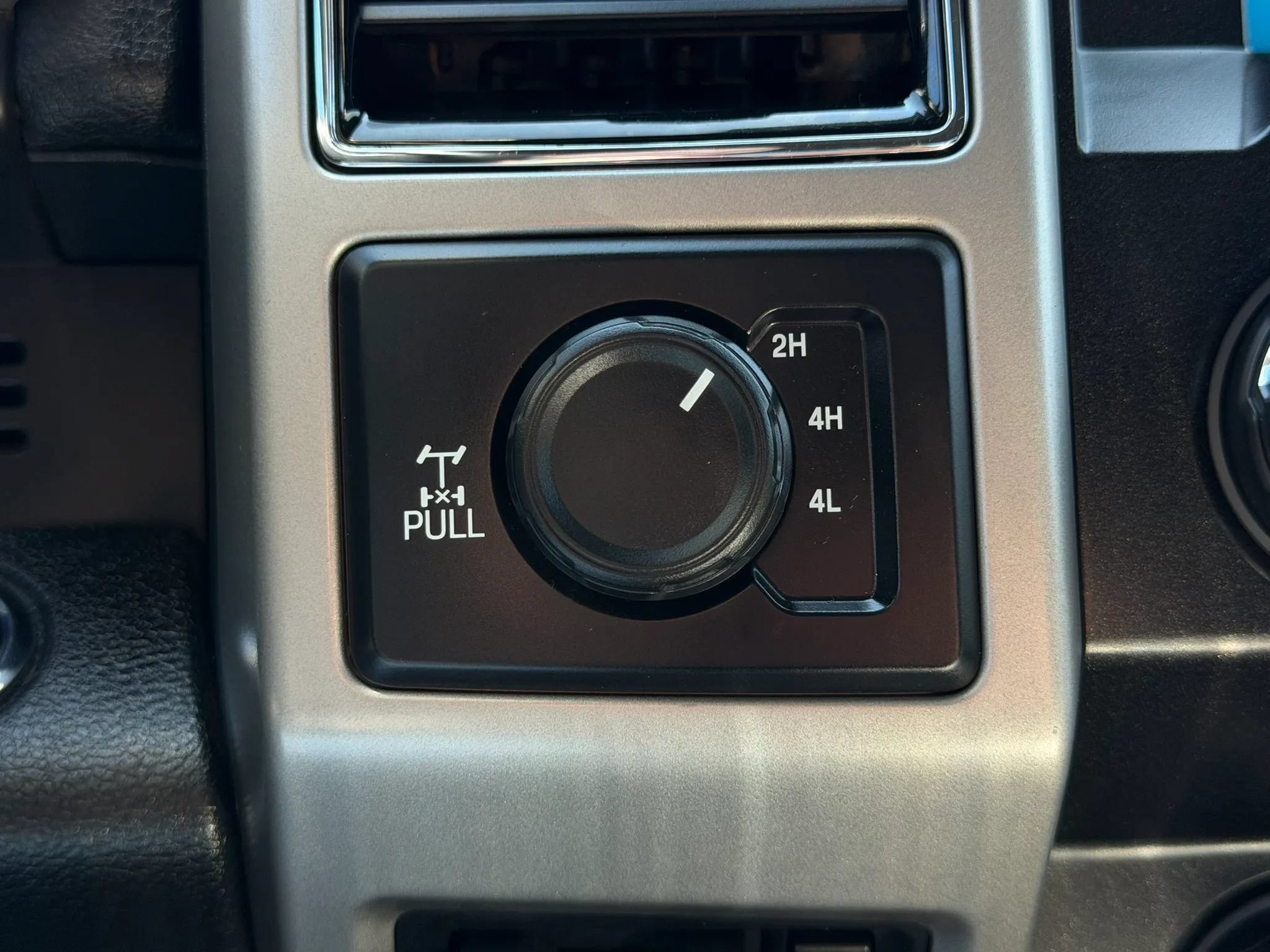 Used 2019 Ford F250 Lariat w/ Lariat Ultimate Package AWD/4WD image 44