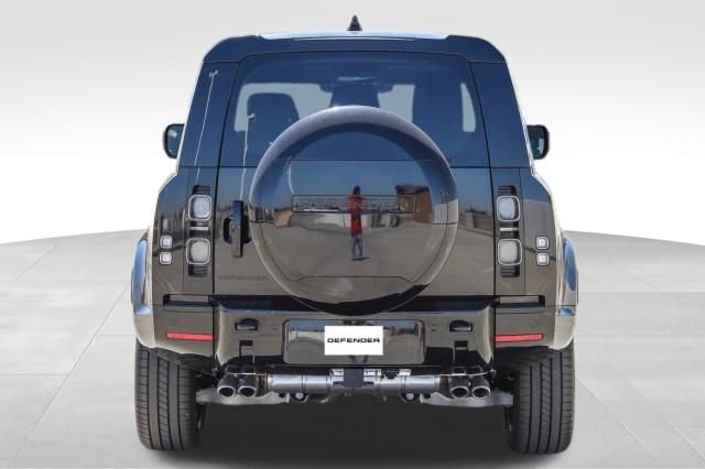 Certified 2024 Land Rover Defender 90 V8 AWD/4WD image 9