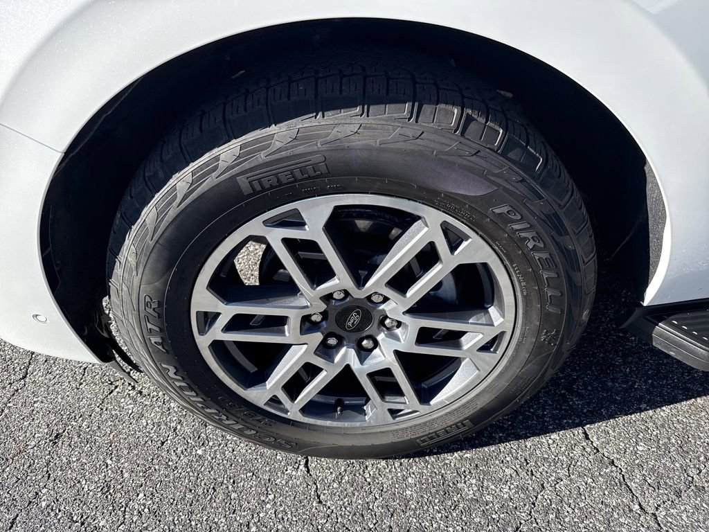 Used 2025 Ford Expedition Active image 11