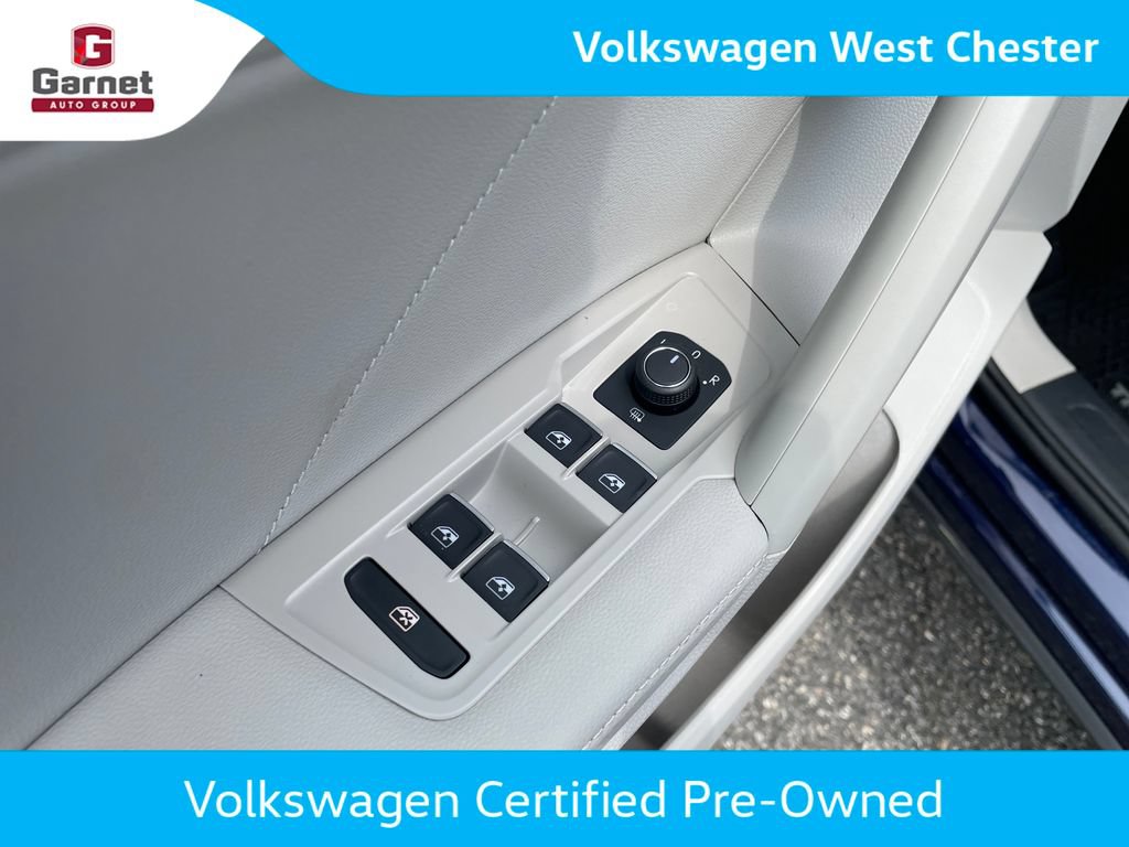 Certified 2023 Volkswagen Tiguan SE FWD image 12