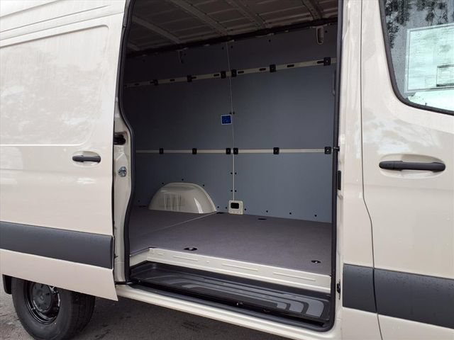 New 2026 Mercedes-Benz Sprinter 2500 image 24