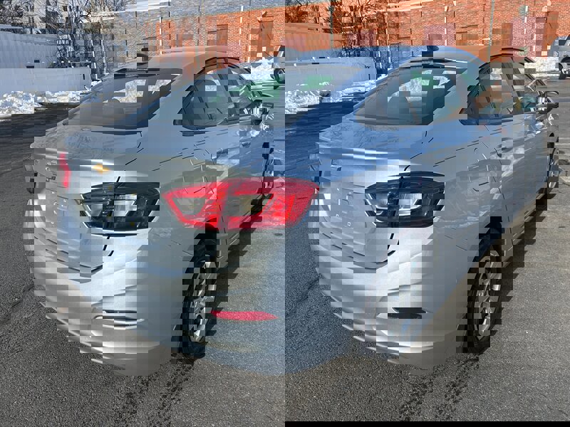 Used 2018 Chevrolet Cruze LS image 3