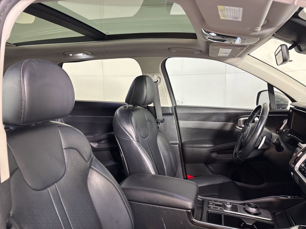 Used 2021 Kia Sorento EX image 19