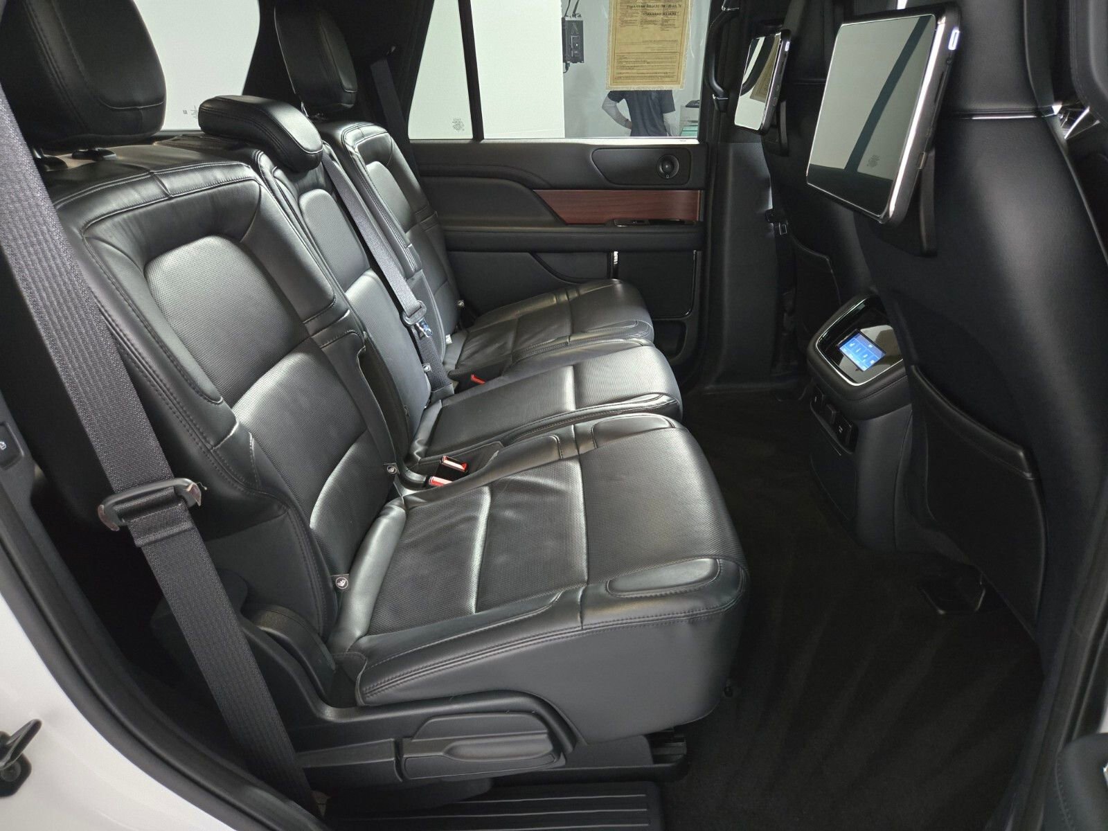 Certified 2023 Lincoln Navigator Reserve AWD/4WD image 16