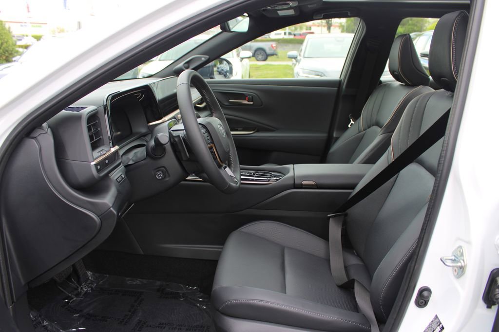 Used 2026 Toyota Crown Platinum image 11