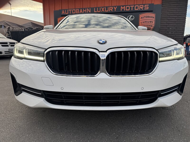 Used 2023 BMW 530i w/ Convenience Package RWD image 4