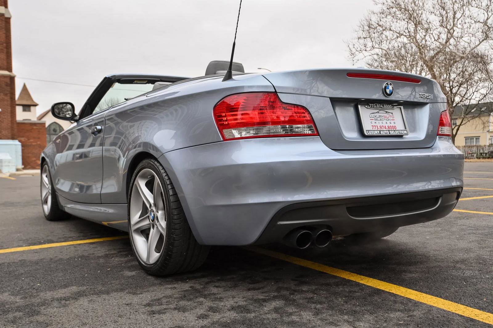 Used 2010 BMW 135i Convertible image 6