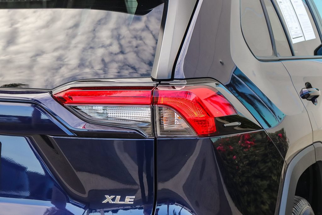Used 2024 Toyota RAV4 XLE FWD image 7