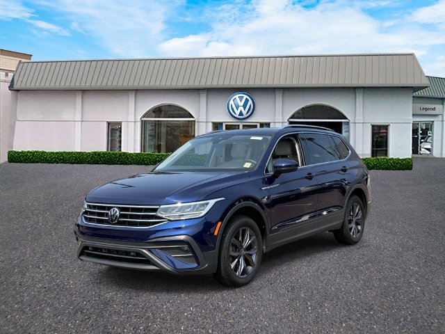 Used 2023 Volkswagen Tiguan SE w/ Panoramic Sunroof Package AWD/4WD image 1