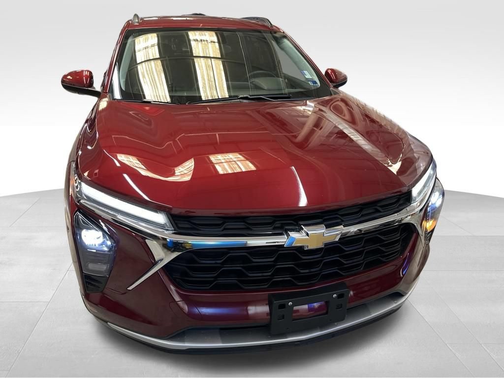 Used 2024 Chevrolet Trax LT w/ Driver Confidence Package FWD image 9