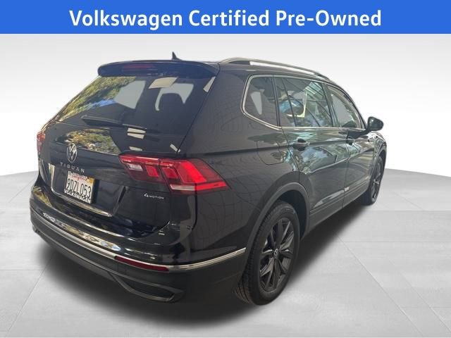 Certified 2023 Volkswagen Tiguan SE w/ Panoramic Sunroof Package image 5