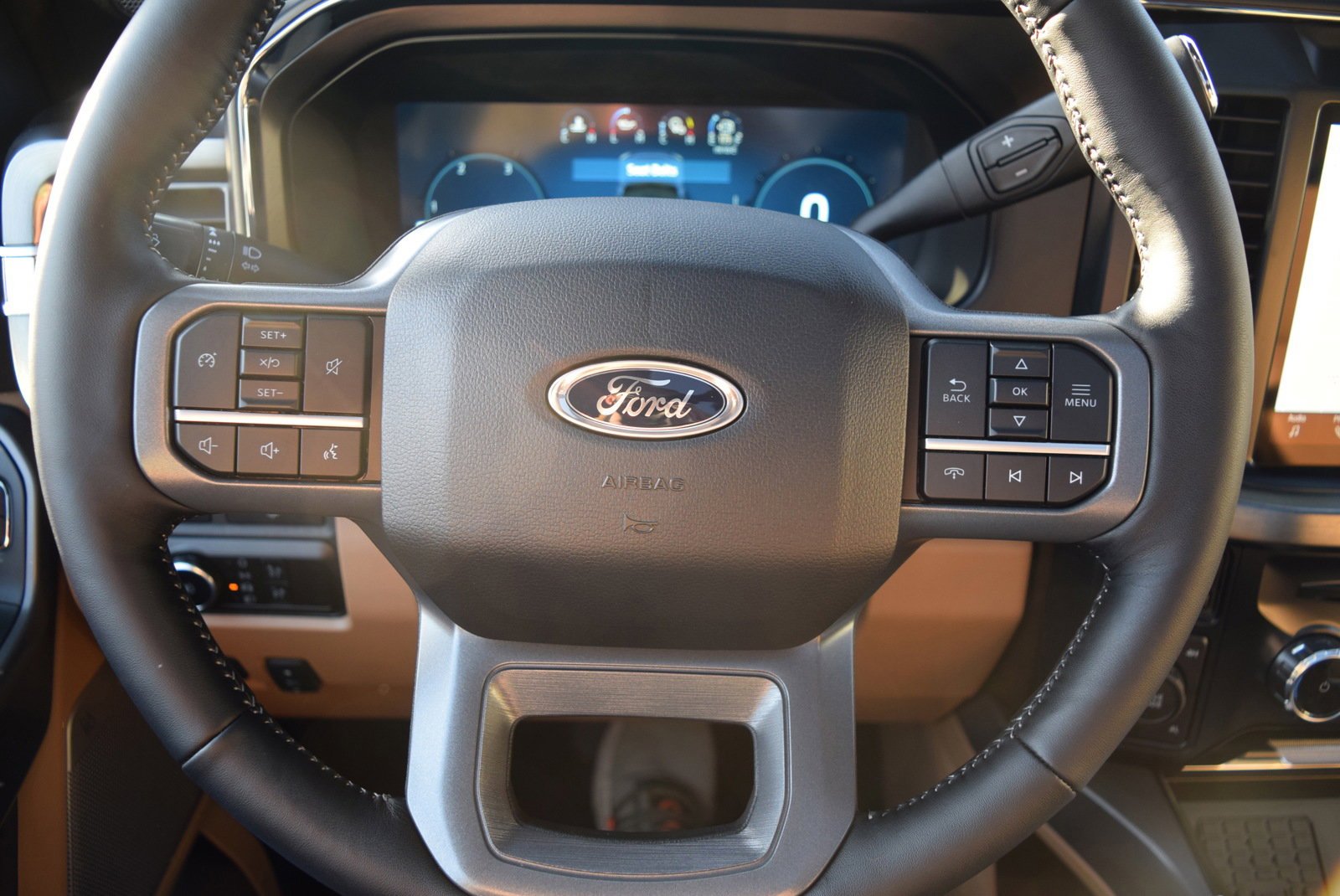 Used 2024 Ford F250 Lariat w/ Sport Appearance Package AWD/4WD image 8