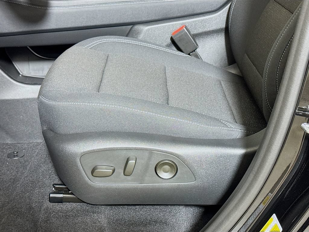 New 2026 Chevrolet Traverse LT w/ Enhanced Driving Package FWD image 17