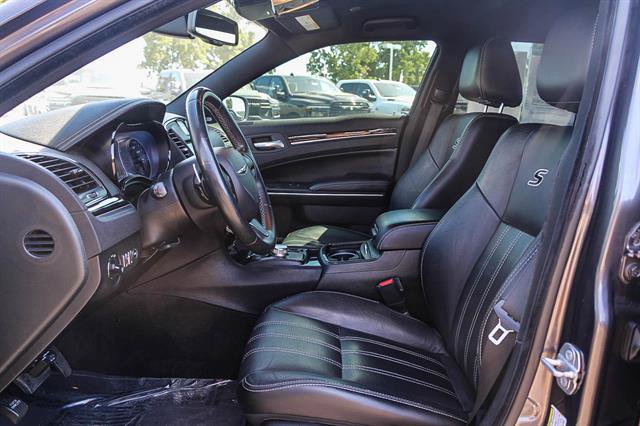 Used 2018 Chrysler 300 S image 18