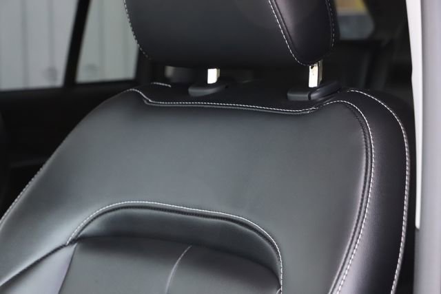 Used 2023 Jeep Grand Cherokee 4WD 4xe image 15