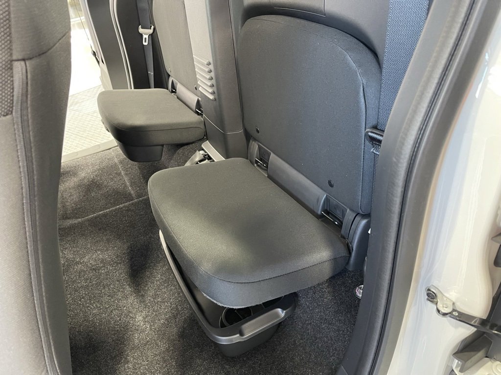 New 2025 Nissan Frontier SV image 17