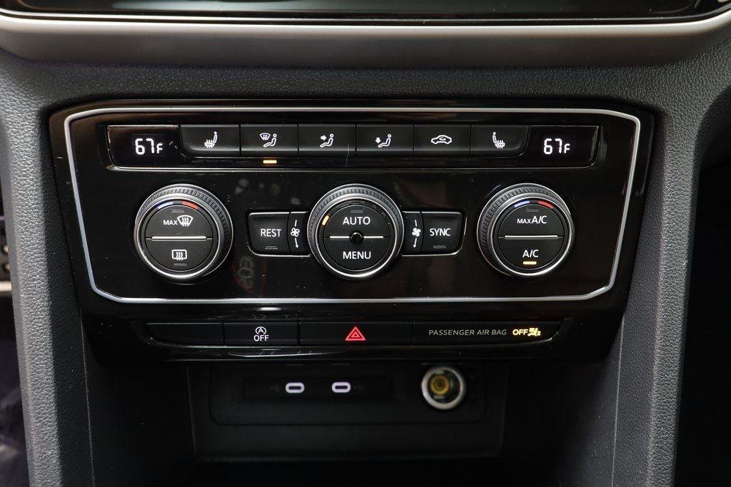 Used 2022 Volkswagen Atlas SEL R-Line image 12