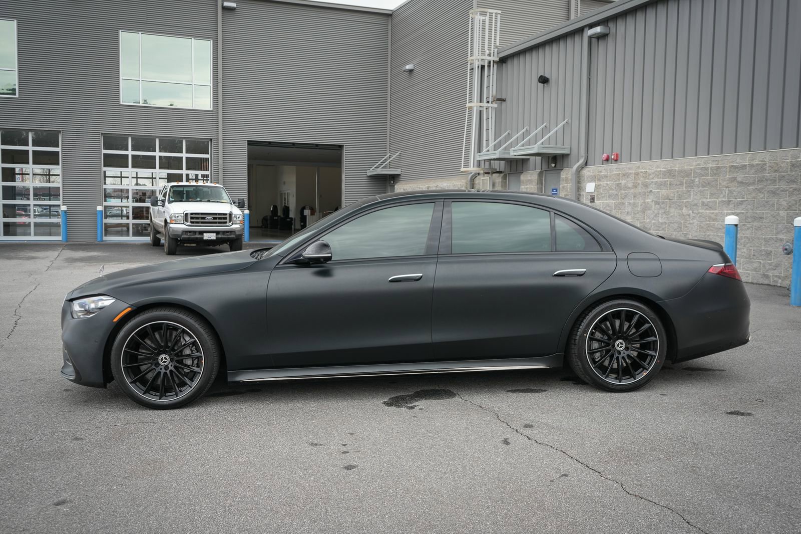 Used 2023 Mercedes-Benz S 580e 4MATIC Sedan w/ AMG Line image 13