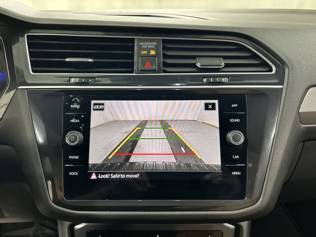 Certified 2024 Volkswagen Tiguan SE R-Line AWD/4WD image 15